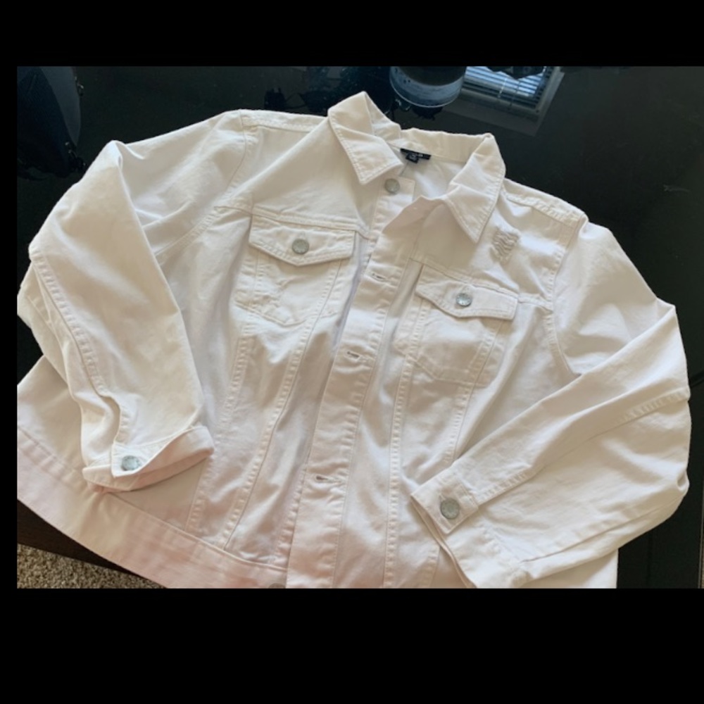 NWT WHITE DENIM JACKET
